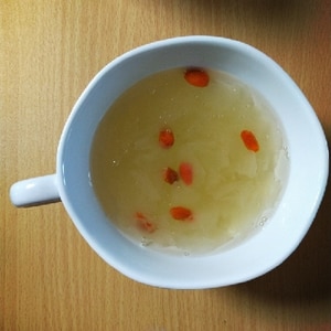 白きくらげとナツメの美容スープ（银耳红枣汤）